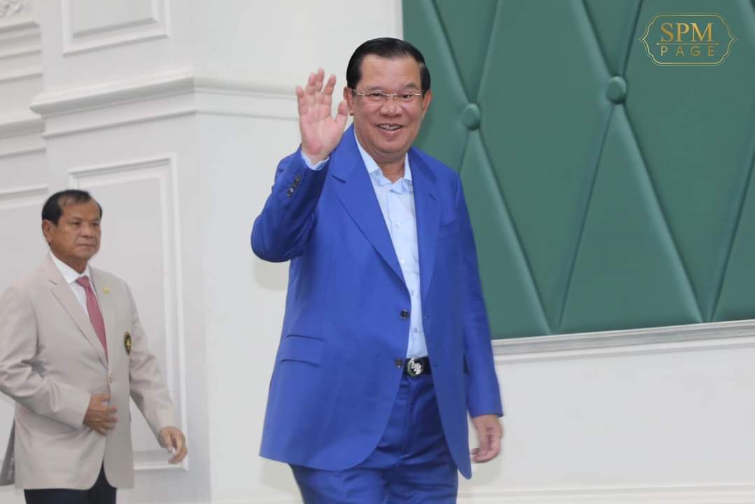 សម្តេចតេជោ ហ៊ុន សែន ប្រមុខរដ្ឋាភិបាលកម្ពុជា ទទួលគោរមងារកិត្តិយស ពុទ្ធមាមកាភិបាល និងបណ្ឌិតកិត្តិយស ផ្នែកមនុស្សសាស្ត្រពីសាកលវិទ្យាល័យជាតិ ណេហ្គរី ប៉ាដាង