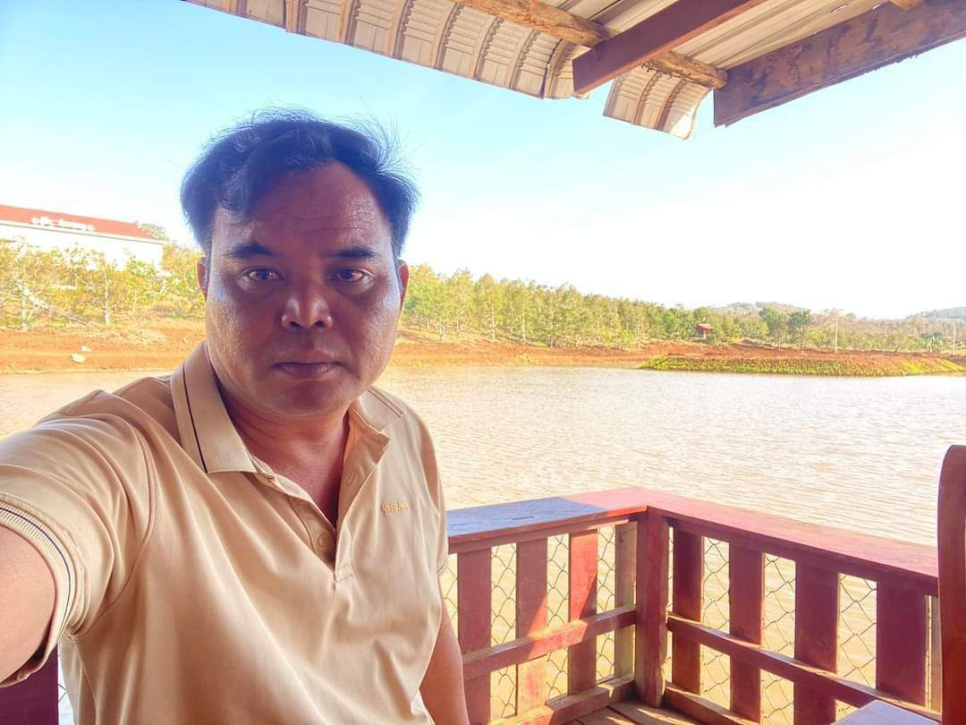 ចៅសង្កាត់រងរមនា ក្រុងសែនមនោរម្យ ផឹកស៊ីស្រវឹងប្រើអំពើហិង្សាទាញកែវស្រាគប់លើមន្ត្រីចូលនិវត្តន៍ម្នាក់ បណ្តាលឲ្យបែកមុខរបួសធ្ងន់