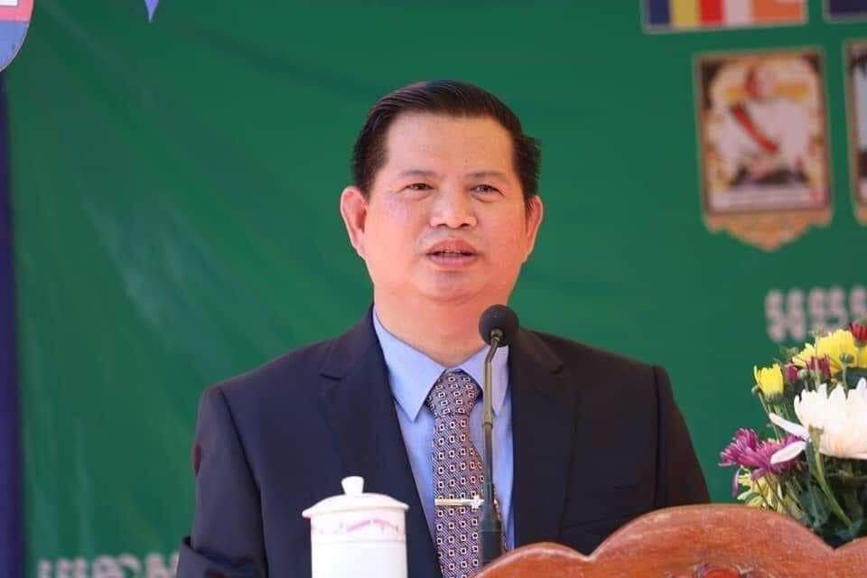 លោក គឹង វណ្ណៈ អភិបាលរងខេត្តបន្ទាយមានជ័យ ត្រូវបានអាជ្ញាសាលា និងអាវុធហត្ថខណ្ឌសែនសុខ ធ្វើការរឹបអូសរថយន្ត Rang rover
