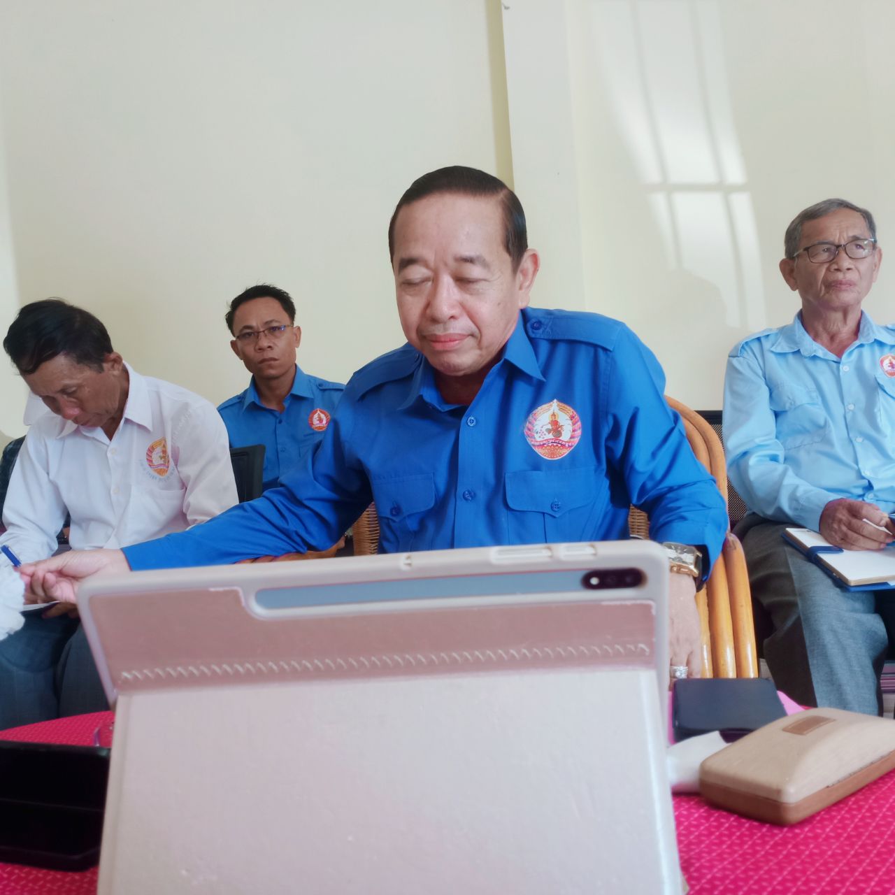 ឯកឧត្តម រាជ សុភទ្ទ ប្រធានក្រុមការងារឃុំអំពិលប្រាំដើម បានឧតប្ថម្ភថវិការដល់ភូមិសៀម និងដទៃចំនួន២,៦៤០,០០០ រៀល