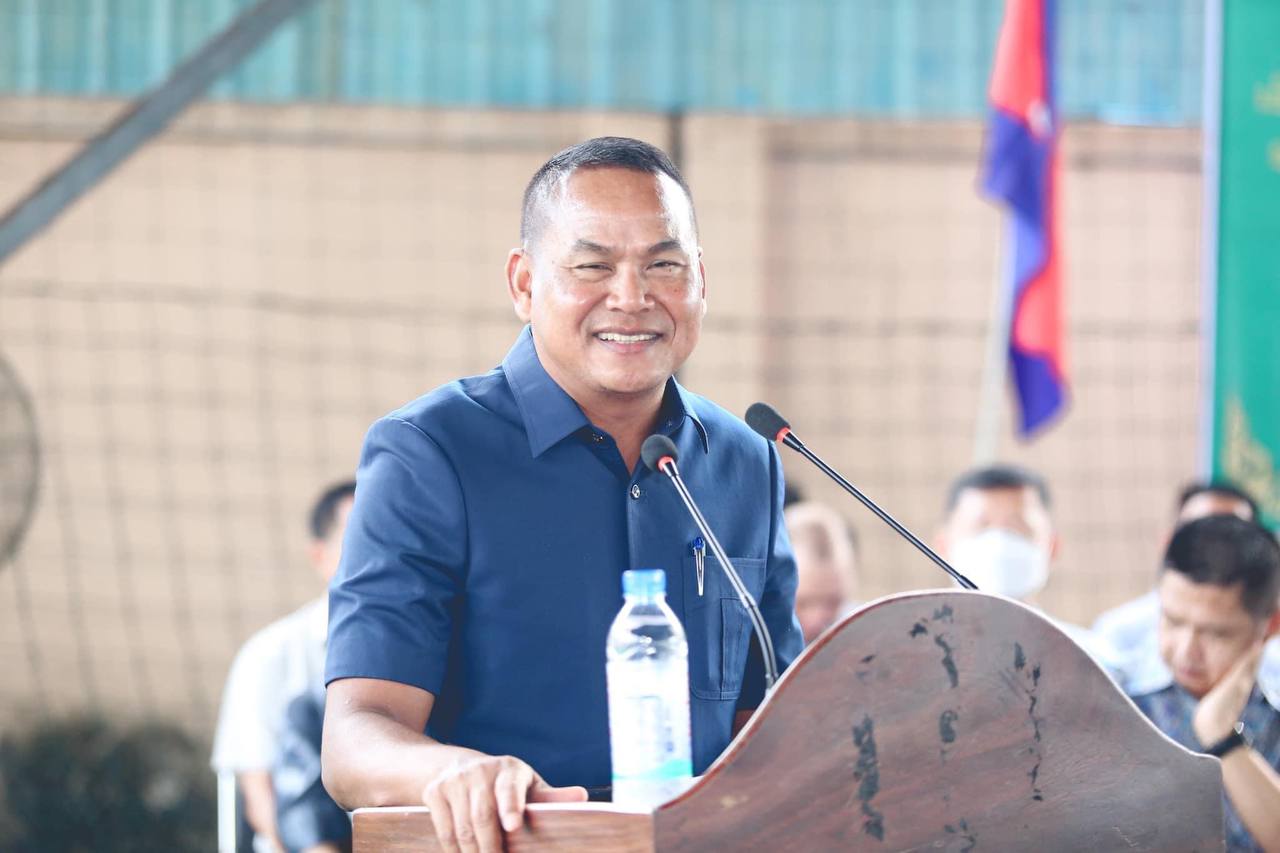 ឯកឧត្តម ស ថេត ប្រធានក្រុមការងារថ្នាក់ជាតិចុះជួយមូលដ្ឋានសង្កាត់បឹងទំពុនទី១ ចាត់ក្រុមការងារនាំយកសម្ភារនិងថវិកាមួយចំនួនផ្ដល់ជូនជនរងគ្រោះជួបគ្រោះថ្នាក់ចរាចរណ៍
