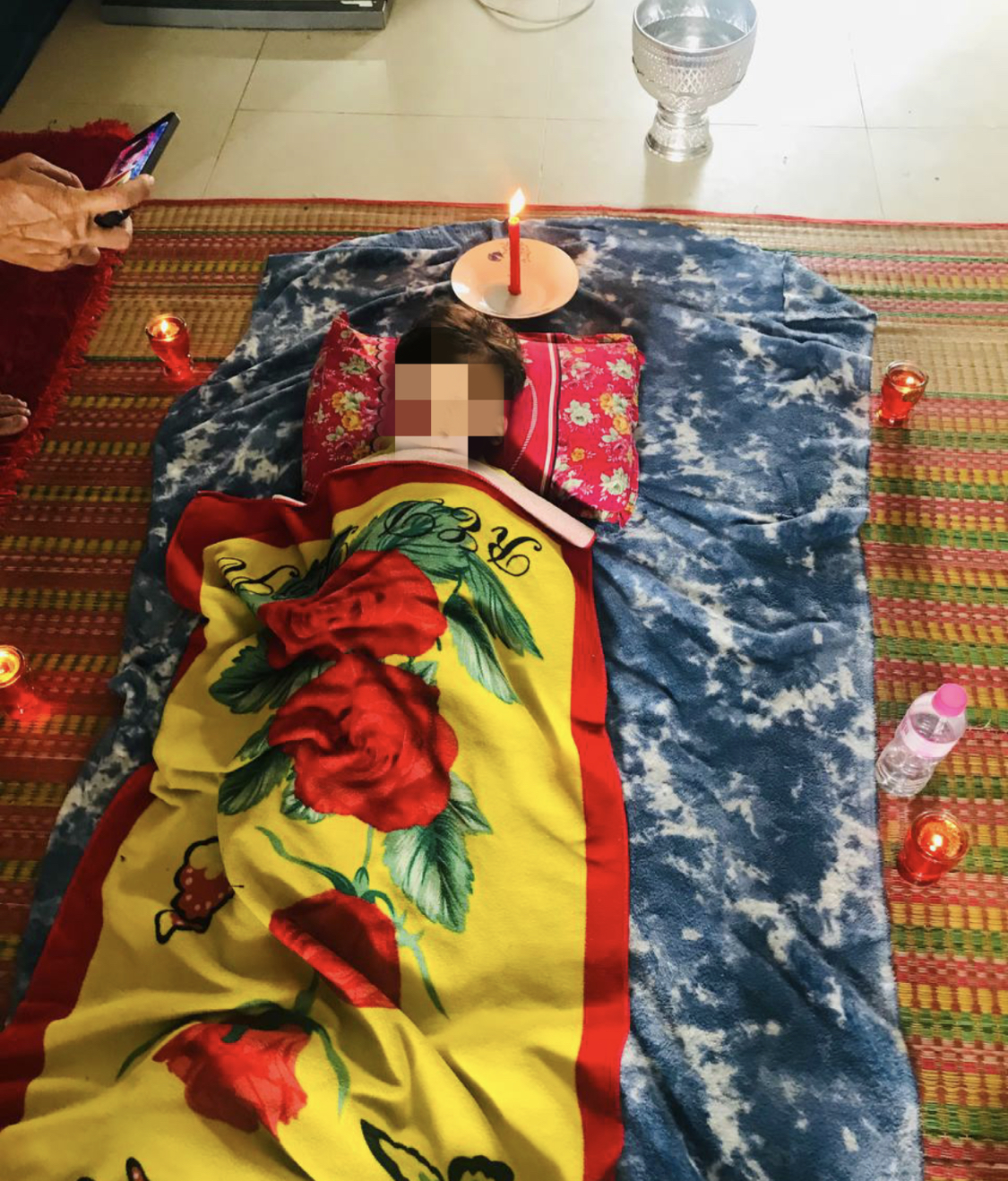 ជិះម៉ូតូដឹកកូនតូចៗយកលុយឱ្យប្តីត្រូវរថយន្តកៀរកិនកូនប្រុសអាយុ៤ឆ្នាំស្លាប់
