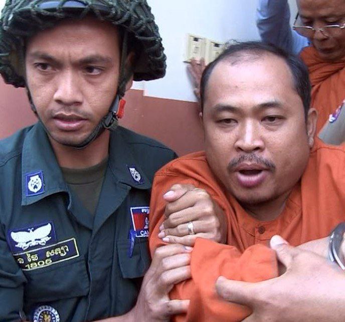 កូនប្រុសសម្តេចតេជោ ហ៊ុន សែន “ទង្វើម្តងហើយម្តងទៀតដែលនាំអោយខ្ញុំត្រូវបង្ខំចិត្តអោយមានជំហរដាច់ខាតចំពោះការធ្វើនយោបាយអសីលធម៌”
