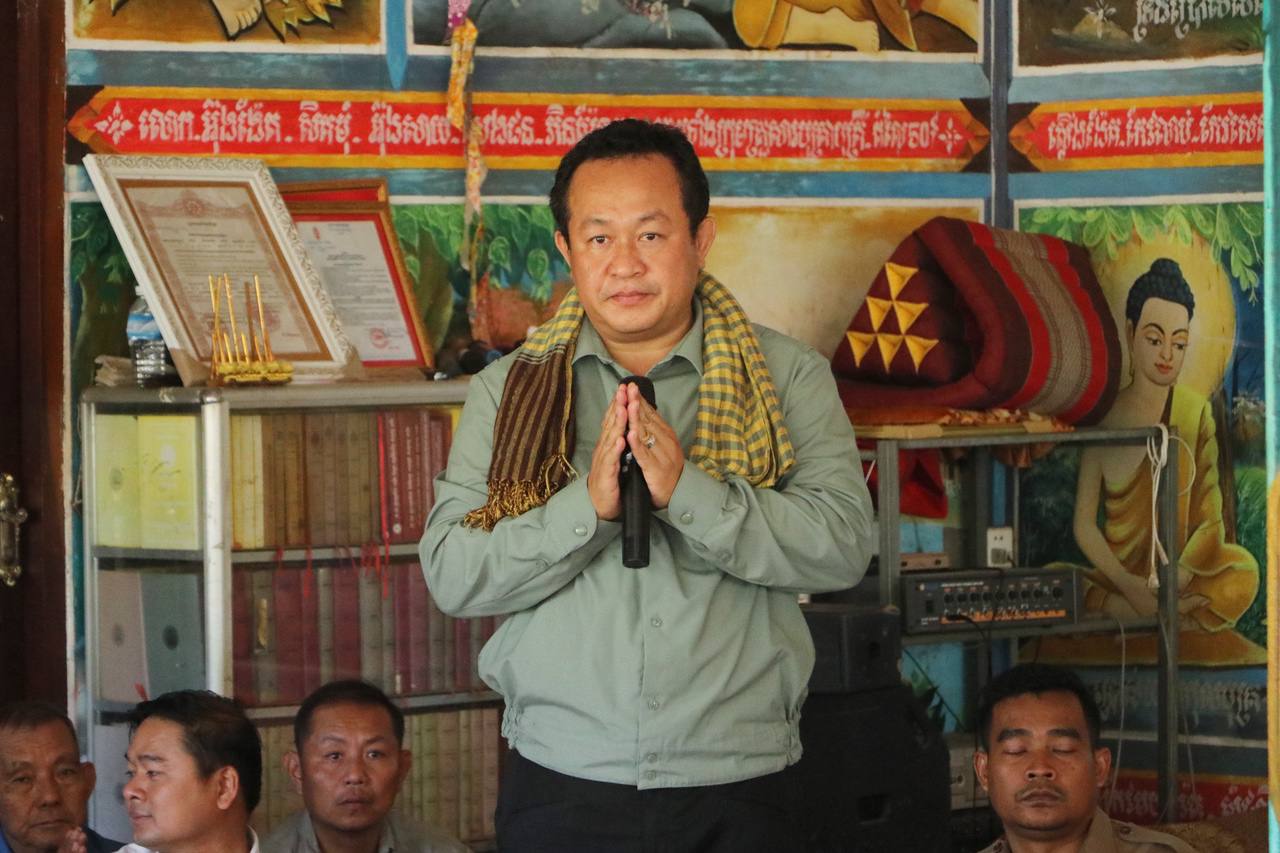 អភិបាលខេត្តកែប អញ្ជើញជួបសំណេះសំណាលជាមួយប្រជាពលរដ្ឋដែលមាន ជីវភាព ខ្វះខាតមកពីសង្កាត់ទាំង៣នៅ ក្នុងក្រុងកែបនិងឃុំចំនួន១នៅក្នុងស្រុកដំណាក់ចង្អើរ