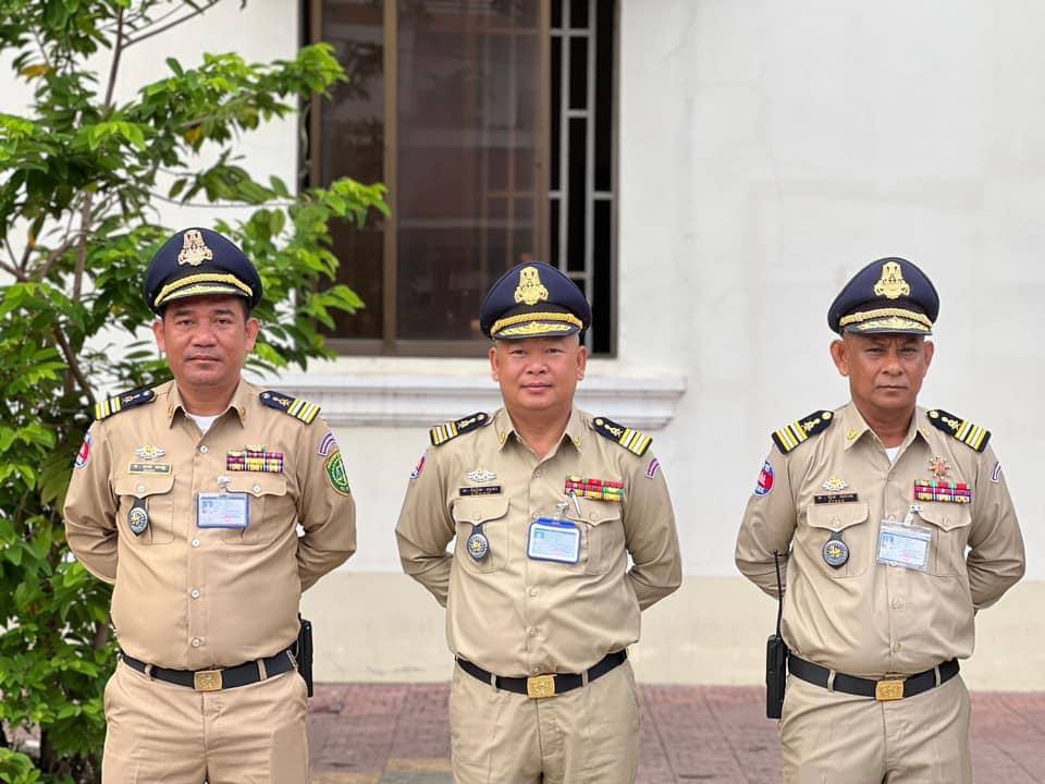 លោកវរសេនីយ៍ឯក សុឹម ពិសិដ្ឋ ដឹកនាំកម្លាំងប្រជុំជួរគោរពទង់ជាតិ និងផ្សព្វផ្សាយផែនការការពារសន្តិសុខសណ្តាប់ធ្នាប់ដល់មន្រ្តីក្រោមឱវាទ