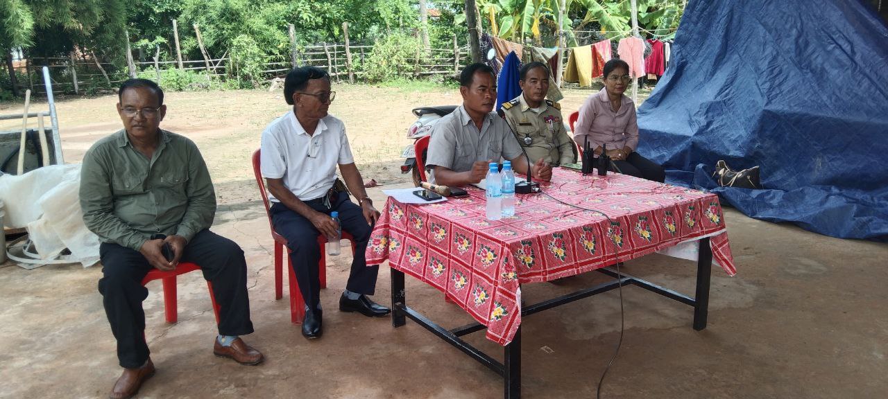 សមិទ្ធផលថ្មី ! បើកការដ្ឋានសាងសង់ផ្លូវបេតុងសរសៃដែកដែលមានប្រវែង១.១៥០ម៉ែត្រ នៅឃុំកំពង់ត្រាច ស្រុករមាសហែក