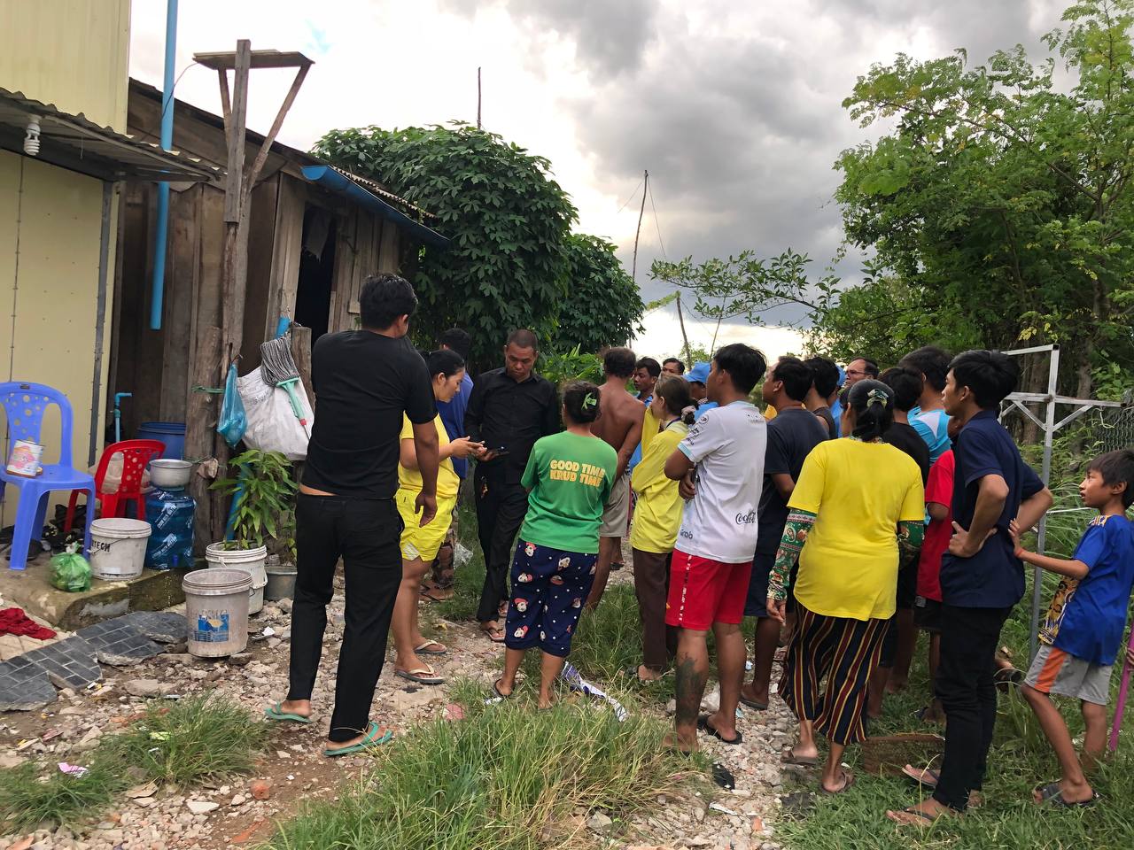 ប្រាប់ក្មួយថាទៅបោសជូតផ្ទះបាត់យូរ មកតាមបែរជាឃេីញចង.កស្លាប់បាត់