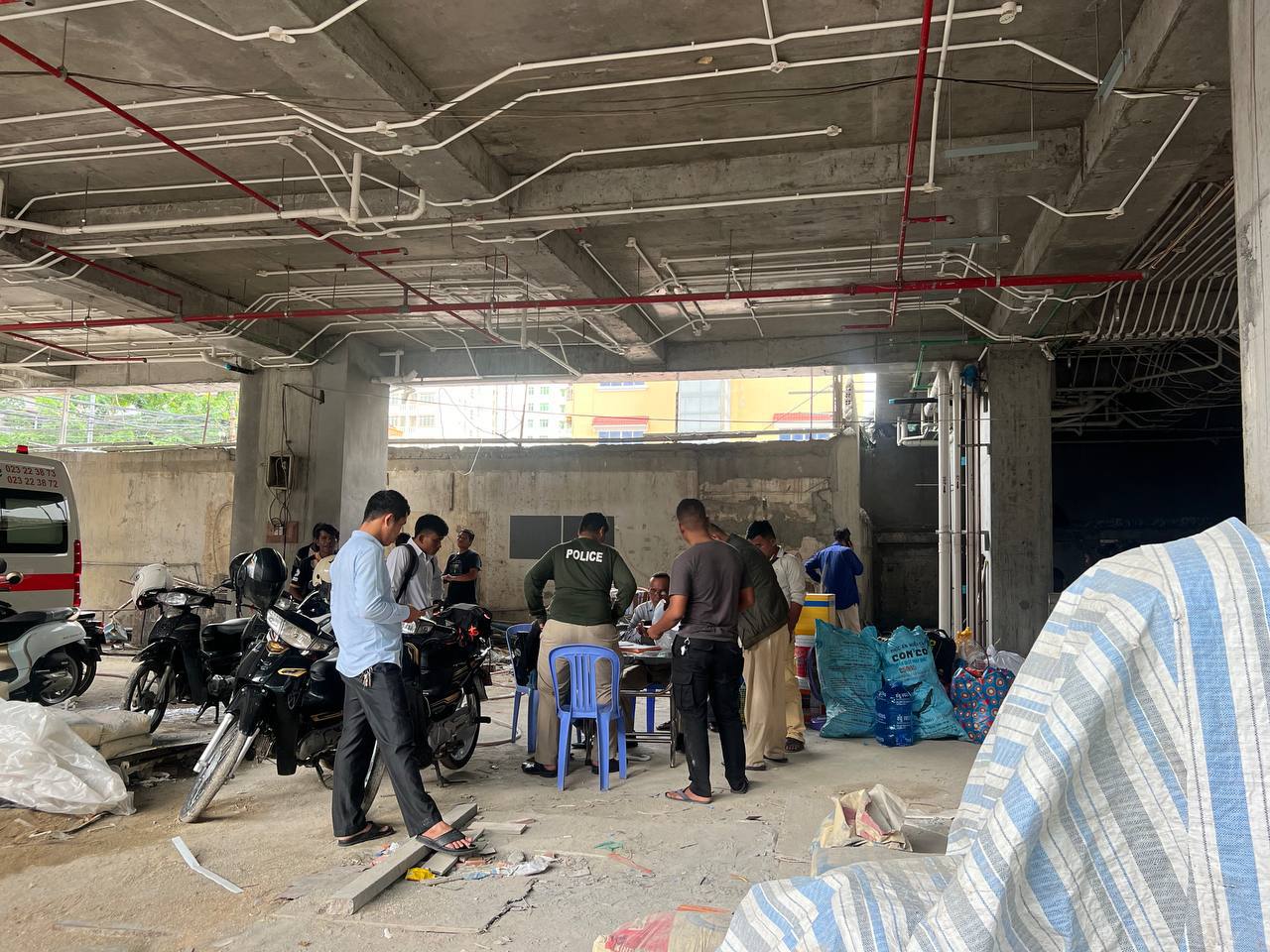 កម្មករសំណង់ម្នាក់ ធ្លាក់ពីជាន់ទី៥ បណ្ដាលឲ្យស្លាប់