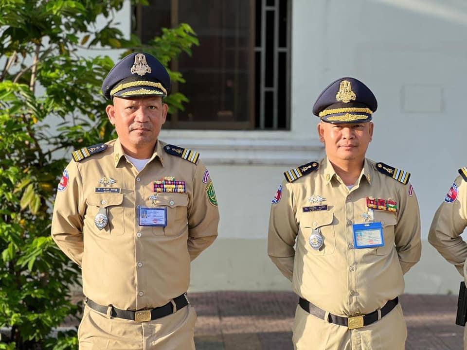 លោកវរសេនីយ៍ឯក សុឹម ពិសិដ្ឋ ដឹកនាំកម្លាំង ប្រារព្ធពិធីគោរពទង់ជាតិ និងផ្សព្វផ្សាយផែនការការពារសន្តិសុខសណ្តាប់ធ្នាប់ដល់មន្រ្តីក្រោមឱវាទ