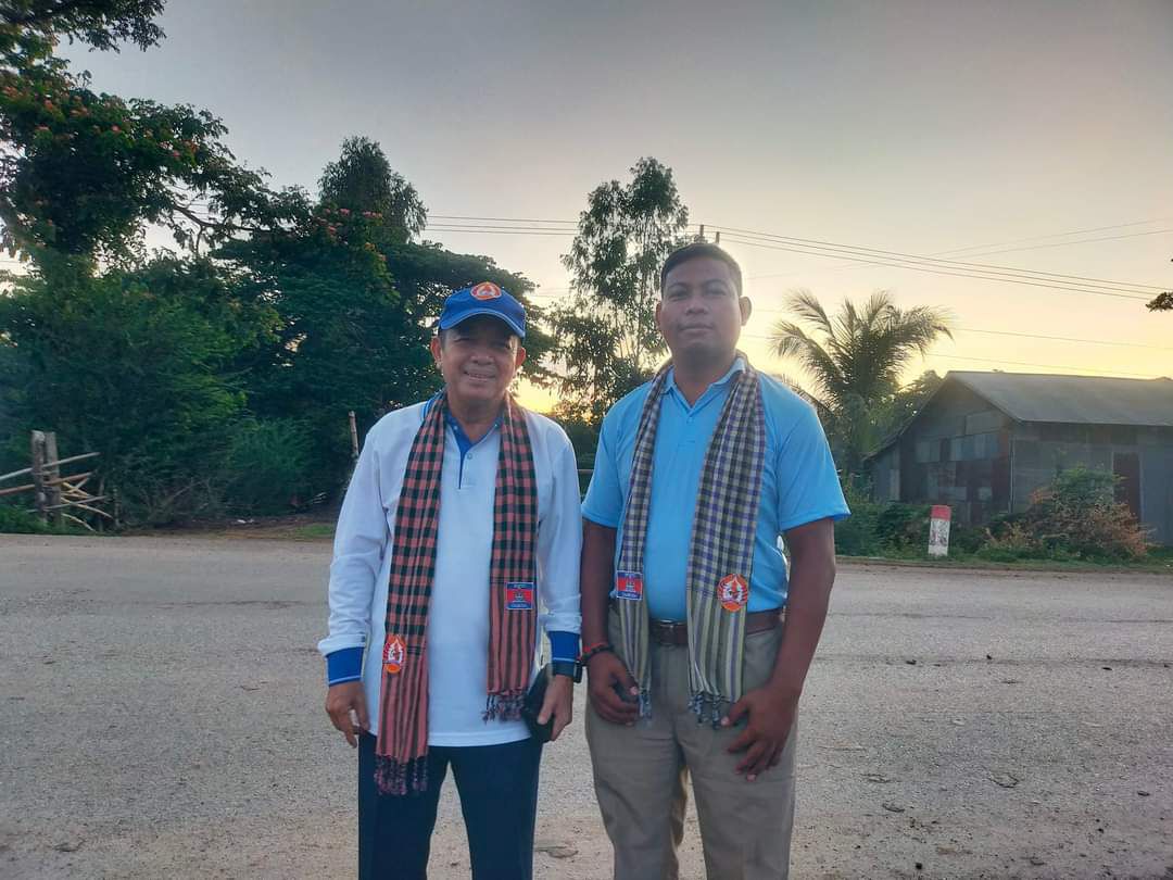 ហែឃោសនាស្វែងរកសន្លឹកឆ្នោតជូនគណបក្សប្រជាជន កម្ពុជា ព្រមទាំងចូលរួមពិធីសំណះសំណាល និងពិធីបញ្ចូលសមាជិកសមាជិកាថ្មី ក្នុងឃុំអំពិលប្រាំដើម