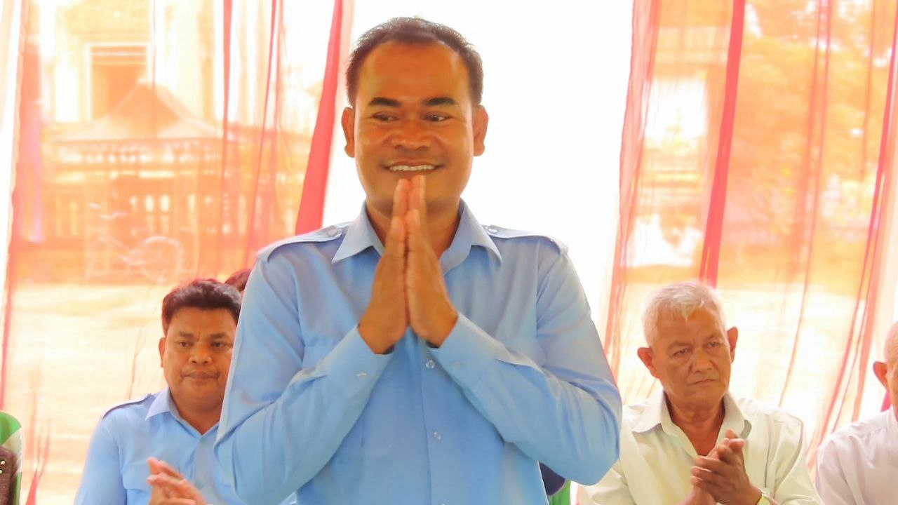 ប្រជាពលរដ្ឋសាទរដោយបានសមិទ្ធផលថ្មីផ្លូវចាក់បេតុងសរសៃដែកប្រវែងជាង៨០០ម៉ែត្រនៅឃុំសំបួរស្រុករមាសហែក