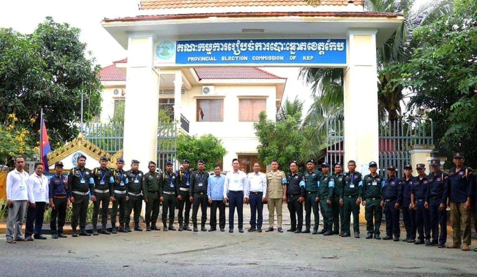 គណៈកម្មការរៀបចំការបោះឆ្នោតខេត្តកែប បានដឹកសន្លឹកឆ្នោតទាំង៦៩ការិយាល័យមករក្សាទុកក្នុងឃ្លាំងរួចរាល់
