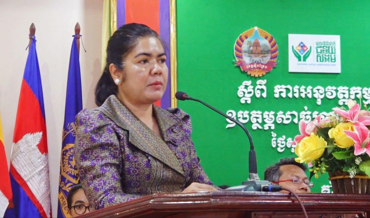 ឯកឧត្តម ឃួង ស្រេង ណែនាំឲ្យសមាជិក ថ្នាក់ ដឹកនាំ មូលដ្ឋាន រាជធានី គ្រប់ជាន់ថ្នាក់ ត្រូវ គោរពនូវលក្ខន្តិកៈ បទបញ្ជាផ្ទៃក្នុងរបស់ គណបក្សព្រមទាំងត្រូវតែ បន្តអនុវត្តនូវតួនាទី-ភារកិច្ចខ្លួន ក្នុងការបម្រើផលប្រយោជន៏ជូនបងប្អូនប្រជាពលរដ្ឋឲ្យបានល្អ