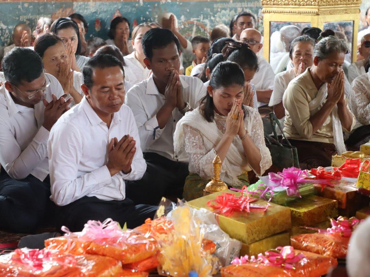 អភិបាលស្រុកស្ទោង អំពាវនាវឲ្យញាតិញោមពុទ្ធបរិស័ទ ត្រូវប្រណិប័តន៍ពុទ្ធសាសនាឲ្យបានខ្ជាប់ខ្ជួន ដើម្បីគង់វង្សយូរអង្វែង