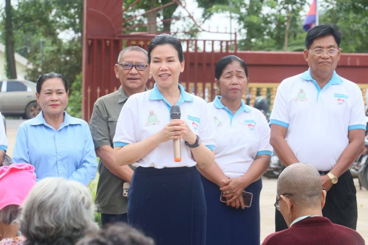 លោកតា លោកយាយ ចាស់ជរាគ្មានទីពឹងក្នុងខេត្តប៉ៃលិនចំនួន៥៨នាក់ ទទួលបានប្រាក់ឧបត្ថម្ភប្រចាំខែ ពីមូលនិធិចាស់ជរារបស់លោកជំទាវ បាន ស្រីមុំ អ៊ី ឈាន