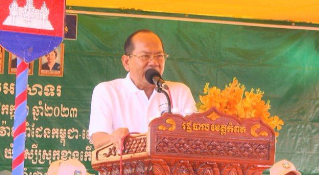 អភិបាលខេត្តកំពតស្នើឱ្យប្រជាពលរដ្ឋរស់នៅតាមខ្សែបន្ទាត់ព្រំដែនកម្ពុជា-វៀតណាមត្រូវរួមគ្នាដាំដើមត្នោតនិងដើមឈើឲ្យបានច្រើន
