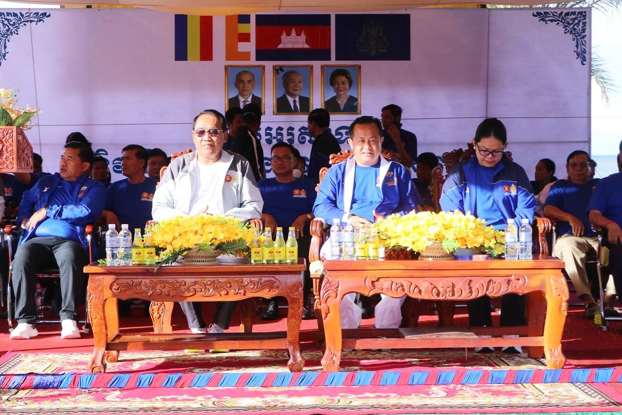 ទិវាកីឡាអាស៊ានឆ្នាំ២០២៣ ធ្វើឡើងនៅខេត្តកែប មានមនុស្សចូលរួមប្រមាណ១,០០០នាក់