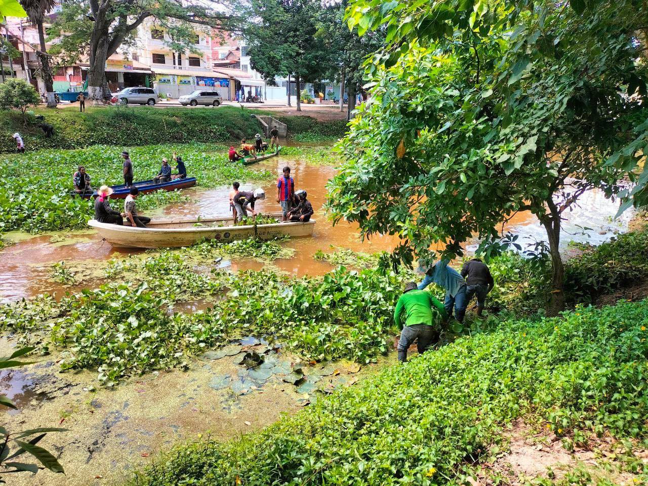 អាជ្ញាធរខេត្តសៀមរាប បន្តដឹកនាំប្រជាពលរដ្ឋ និងប្រជាការពារភូមិ ស្តារស្ទឹងសៀមរាបបន្ថែមទៀត