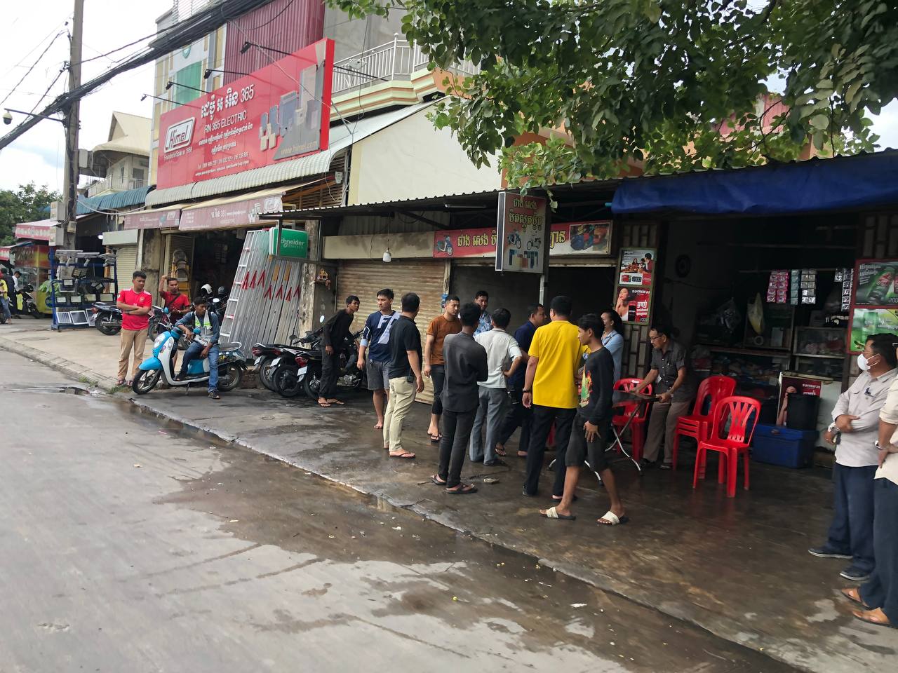 តូចចិត្តមានជំងឺប្រចាំកាយបុរសម្នាក់សម្រេចចិត្តចងកសម្លាប់ខ្លួនចោលប្រពន្ធកូន
