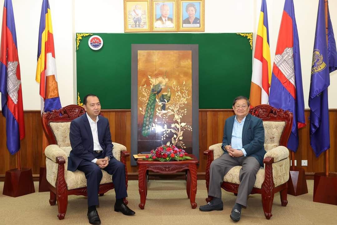 ឯកឧត្តម ខៀវ កាញារីទ្ធ រដ្ឋមន្ត្រីក្រសួងព័ត៌មាន ទទួលជួបសំណេះសំណាលជាអនាគត់រដ្ឋមន្ត្រីក្រសួងព័ត៌មានថ្មីបន្តវេន សម្រាប់អាណត្តិទី៧