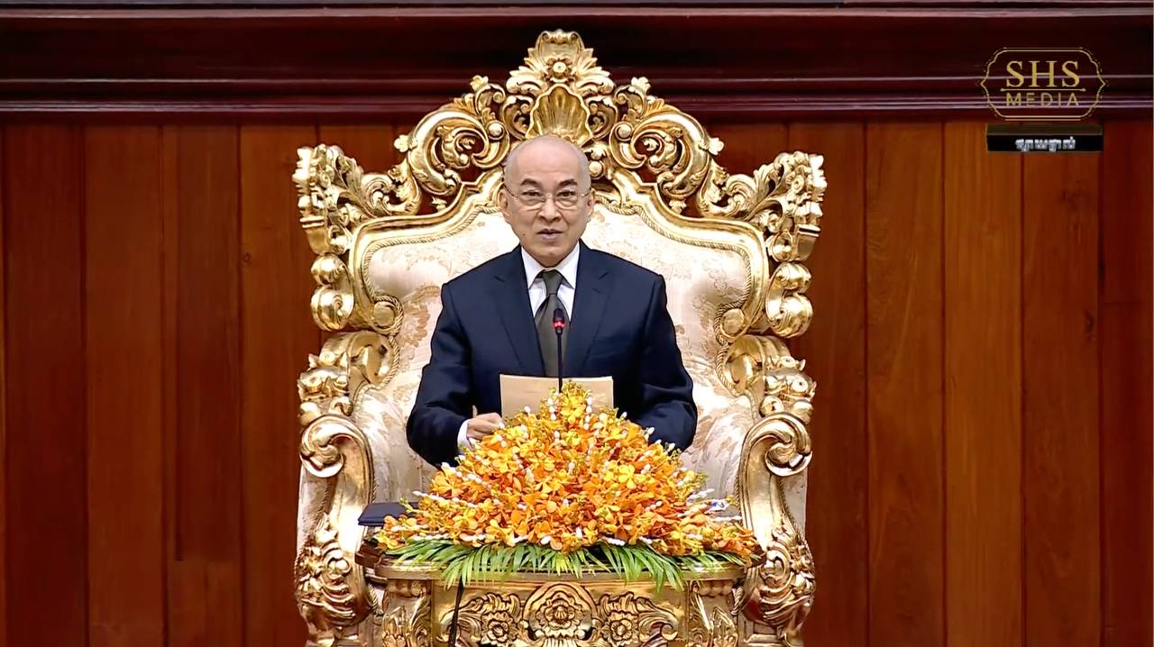 ព្រះមហាក្សត្រ៖ រាជរដ្ឋាភិបាលកម្ពុជាអាណត្តិថ្មី នឹងបំពេញភារកិច្ចតាមគោលនយោបាយ បន្តជំរុញកំណើនសេដ្ឋកិច្ច លើកកម្ពស់កម្រិត ជីវភាពប្រជាពលរដ្ឋ បន្តអភិវឌ្ឍ និងពង្រឹងប្រព័ន្ធការពារសង្គម