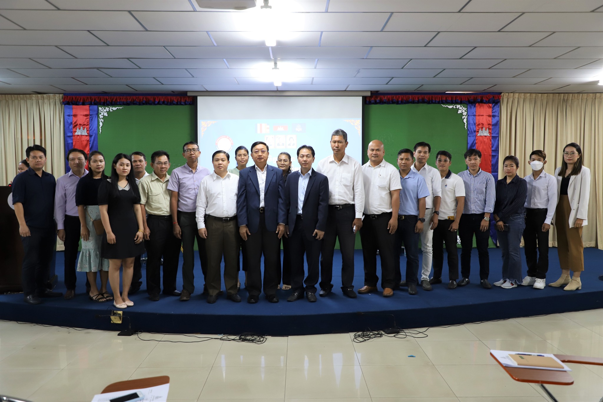 សិក្ខាសាលាផ្សព្វផ្សាយអនុក្រឹត្យស្តីពីប្រព័ន្ធផ្លាស់ប្តូរទិន្នន័យអេឡិចត្រូនិកកំពង់ផែ (Port EDI)និងលិខិតបទដ្ឋានគតិយុត្តពាក់ព័ន្ធ