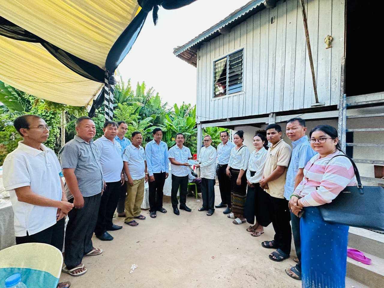អនុសាខាកាកបាទក្រហមកម្ពុជា ស្រុកពារាំង បានចូលរួមរំលែកទុក្ខគ្រួសារសពស្លាប់ដោយសារជំងឺ នៅឃុំរកា...!!!