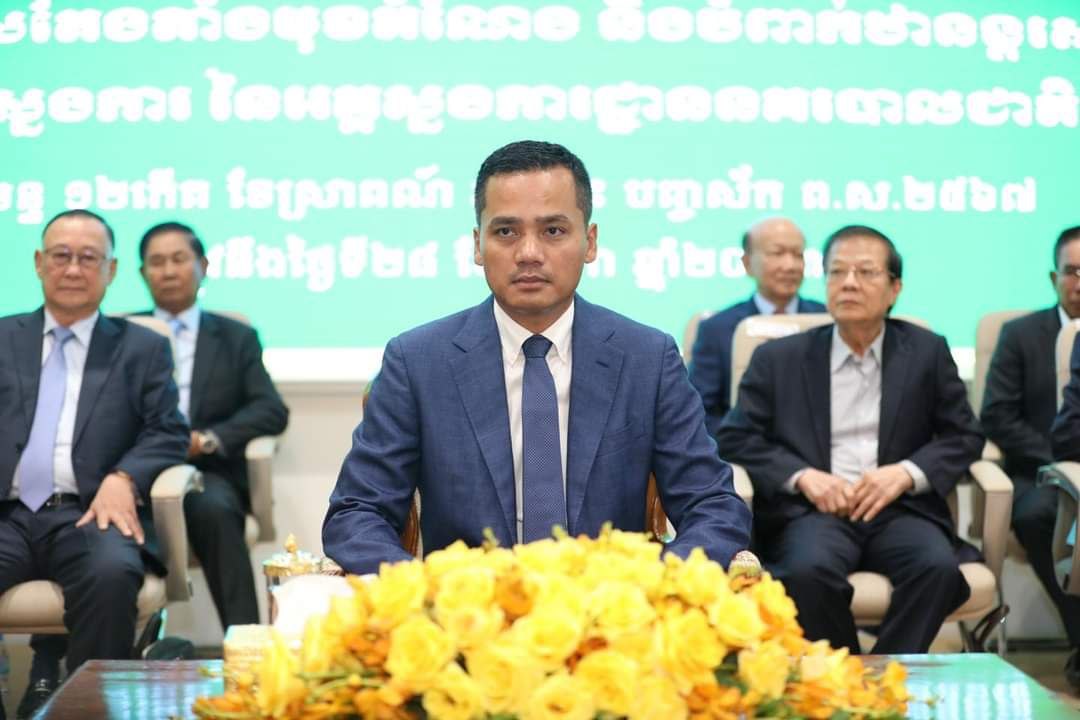 អ្នកនាំពាក្យក្រសួងមហាផ្ទៃ បកស្រាយការលើកឡើង របស់ឯកឧត្តមបណ្ឌិត ស សុខា ពាក់ព័ន្ធការសិក្សាធ្វើប័ណ្ណបើកបរទោចក្រយានយន្ត (ម៉ូតូ) ដែលមានកម្លាំងចាប់ពី 60CC ឡើងទៅ….