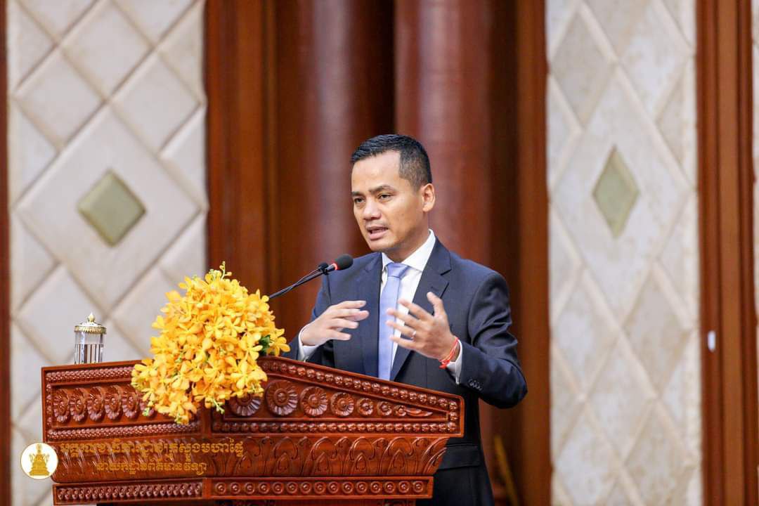 រដ្ឋមន្ត្រីក្រសួងមហាផ្ទៃ ទើបឡើងកាន់តំណែង ប្រកាសផ្អាកការផ្ទេរមន្ត្រីចេញ-ចូល និងតែងមុខតំណែងមួយចំនួនក្នងក្រសួងរងចាំការរៀបចំរចនាសម្ព័ន្ធមួយឱ្យបានរឹងមាំសិន