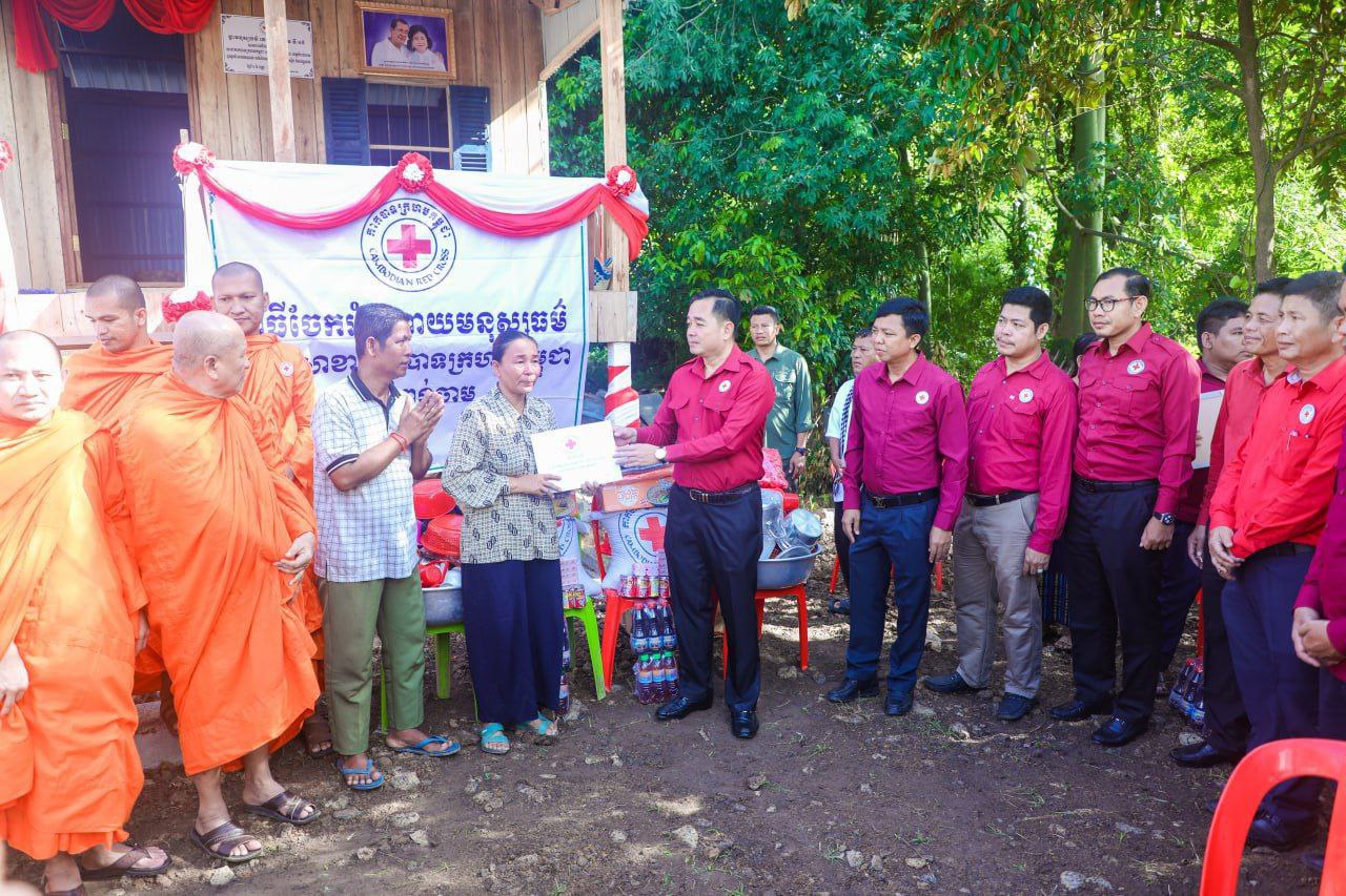 លោក អ៊ុន ចាន់ដា ភអិបាលខេត្ត និងប្រធានសាខាកាកបាតក្រហមខេត្តកំពង់ចាម «សុខទុក្ខរបស់ប្រជាពលរដ្ឋ ជាសុខទុក្ខរបស់កាកបាទក្រហមកម្ពុជា»