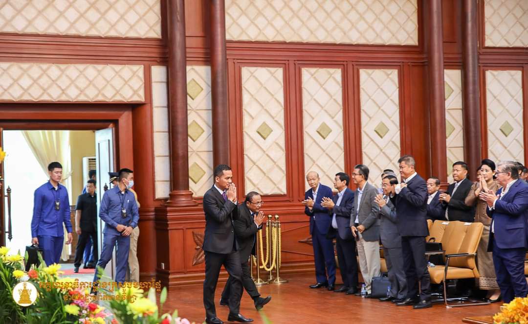ឯកឧត្តម អភិសន្ដិបណ្ឌិត ស សុខា អញ្ជើញជួបសំណេះសំណាលជាមួយថ្នាក់ដឹកនាំក្រសួងមហាផ្ទៃ