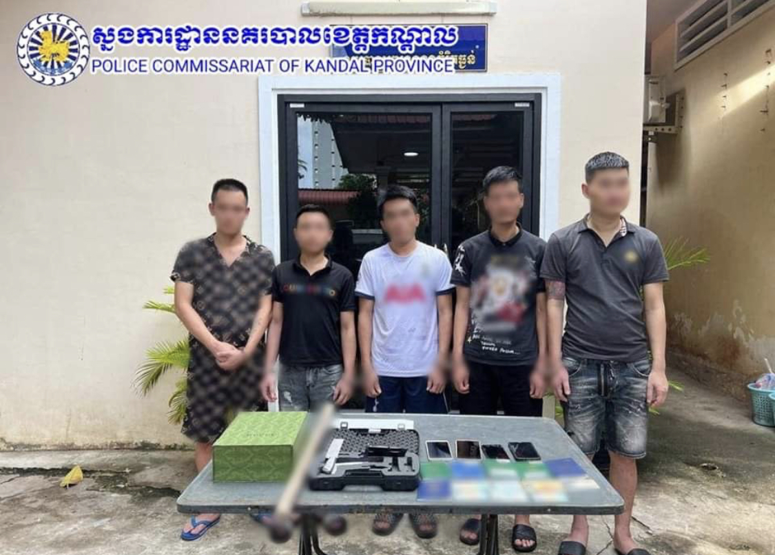 ករណីបង្ខាំងមនុស្សជំរិតទារប្រាក់បណ្ដាលឱ្យស្លាប់នៅក្រុងសំពៅពូនត្រូវបាននគរបាលខេត្តកណ្ដាលឃាត់ខ្លួនបាន៥នាក់