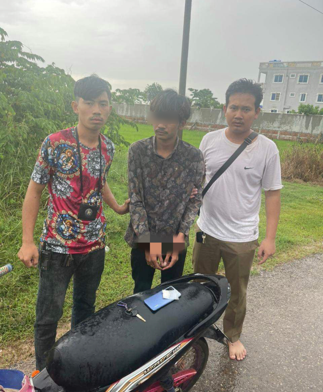 សង្ស័យដឹកគ្រឿងញៀនទៅលក់ សមត្ថកិច្ចចាប់ឃាត់តាមផ្លូវ