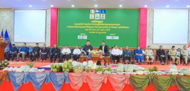 ថ្នាក់ដឹកនាំនិងមន្ត្រីជំនាញត្រូវជំរុញទីផ្សារផលិតផលខ្មែរតាមរយៈការលើកកម្ពស់ចលនាភូមិ១ផលិតផល១