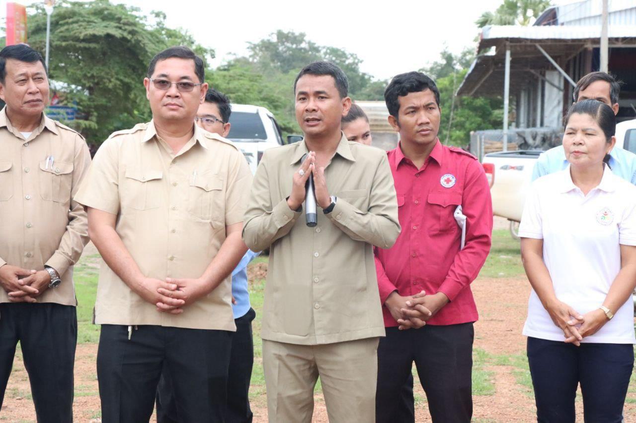 សាខាកាកបាទក្រហមកម្ពុជាខេត្តបាត់ដំបង សហការជាមួយមន្ទីរសាធារណការខេត្ត បើកយុទ្ធនាការលើកកម្ពស់សុវត្ថិភាពចរាចរណ៍ផ្លូវគោក នៅស្រុកគាស់ក្រឡ