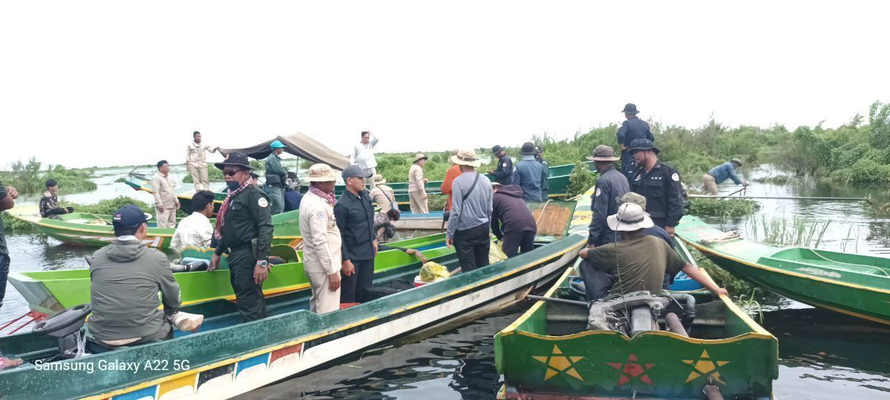 ឯកឧត្តម ខូយ រីដា អភិបាលខេត្ដពោធិ៍សាត់ បានដឹកនាំកម្លាំងចម្រុះចុះត្រួតពិនិត្យ អធិការកិច្ច និងបង្រ្កាបបទល្មើសជលផលលើផ្ទៃបឹងទន្លេសាប