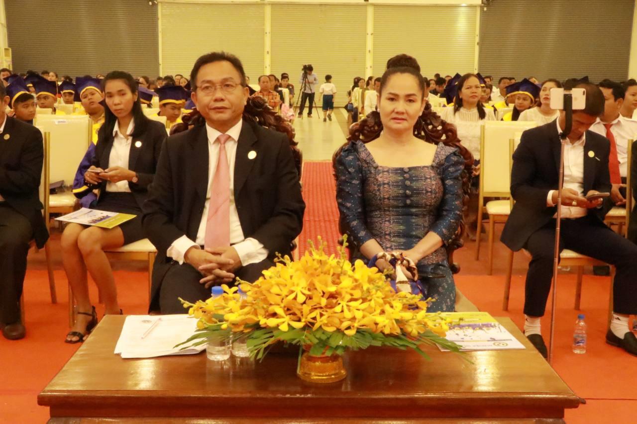 ស្ថាបនិកស្ថាប័នអប់រំអេជីនៅខេត្តកំពង់ធំ ជំរុញសិស្សខិតខំរៀនសូត្រ នៅក្នុងសង្គមទំនើបស៊ីវិល័យ ជាពិសេសនៅក្នុងបរិបទ នៃបដិវត្តកម្មឌីជីថល ៤.០