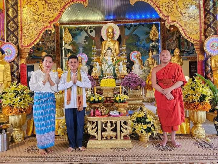 ប្រធានមន្ទីរធម្មការ និងសាសនា ដឹកនាំសហការី កាន់បុណ្យកាន់បិណ្ឌវេនទី២ នៅវត្តព្រៃឆ្លាក់ ក្រុងស្វាយរៀង