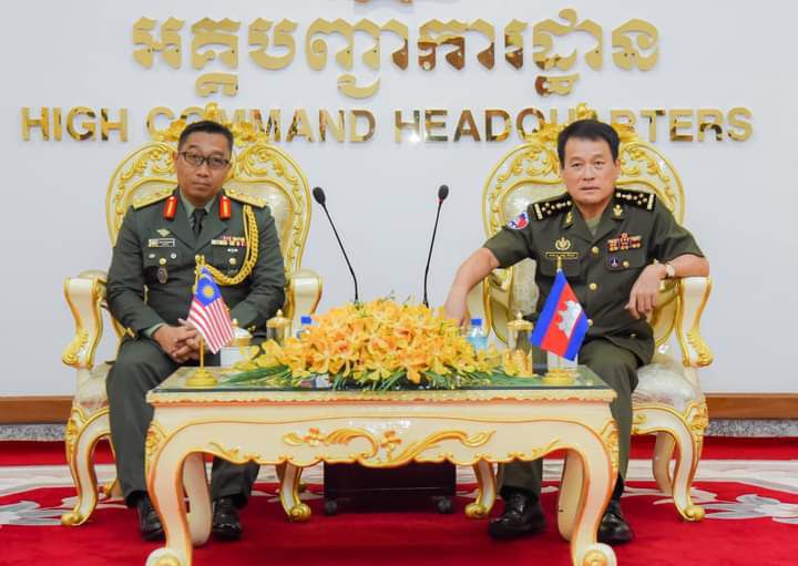 នាយឧត្តមសេនីយ៍ វង្ស ពិសេន អនុញ្ញាតឲ្យសេនានុព័ន្ធថ្មីម៉ាឡេស៊ីប្រចាំកម្ពុជា ចូលជួបសម្តែងការគួរសម