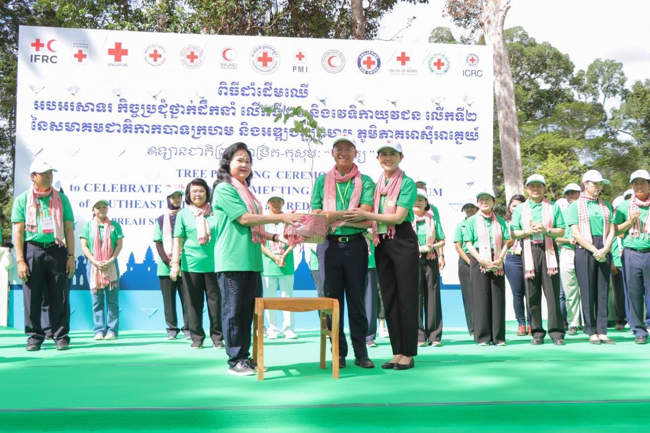 រដ្ឋមន្រ្តីក្រសួងបរិស្ថាន ប្រកាសដាក់ចេញយុទ្ធនាការដាំដើមឈើយ៉ាងតិច ១លានដើមជារៀងរាល់ឆ្នាំ