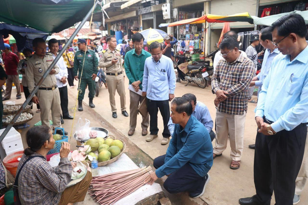 ២ថ្ងៃនេះ! អភិបាលខេត្តពោធិ៍សាត់ ចុះជួបសំណេះសំណាលជាមួយបងប្អូនអាជីវករផ្សារពោធិ៍សាត់ និងផ្សារសាមគ្គីក្រគរ