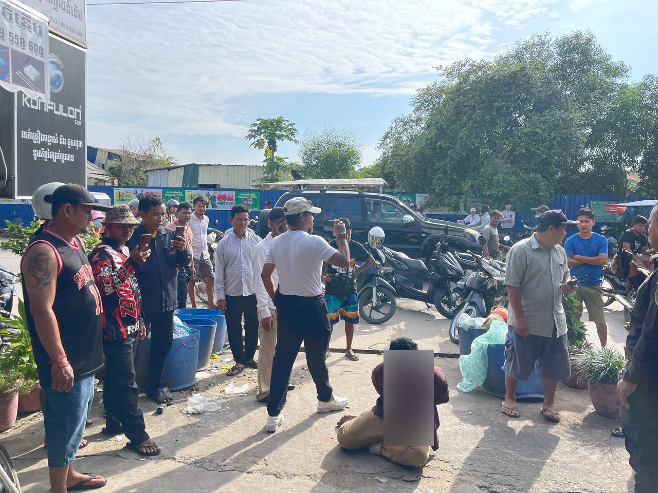 ជនសង្ស័យម្នាក់លួចម៉ូតូសណ្តោងរ៉ឺម៉កបើករត់ទៅបុកឡំប្រឺតានិងរថយន្តមួយគ្រឿងទៀតទើបឃាត់ខ្លួនបាន