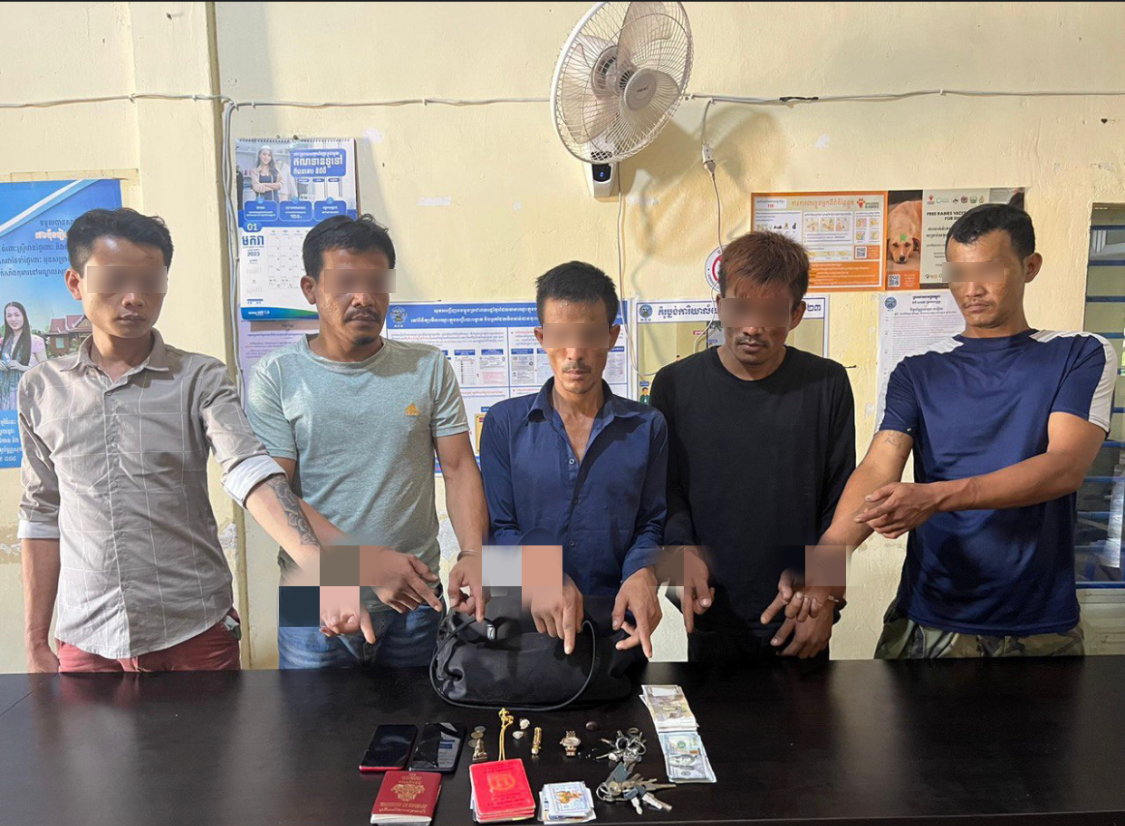 កម្លាំងជំនាញខណ្ឌឫស្សីកែវធ្វើការឃាត់ខ្លួនជនសង្ស័យ ៥នាក់ករណីលួចមានស្ថានទម្ងន់ទោស (គាស់ទ្វារផ្ទះលួចទ្រព្យសម្បត្តិ)