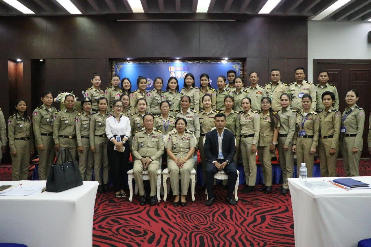 នគរបាល និងអង្គការក្រៅរដ្ឋាភិបាល រៀបចំវគ្គបណ្តុះបណ្តាលពីការស្វែងយល់ និងឆ្លើយតបបែបកុមារមេត្រី ចំពោះបទល្មើសកេងប្រវ័ញ្ចផ្លូវភេទលើកុមារ