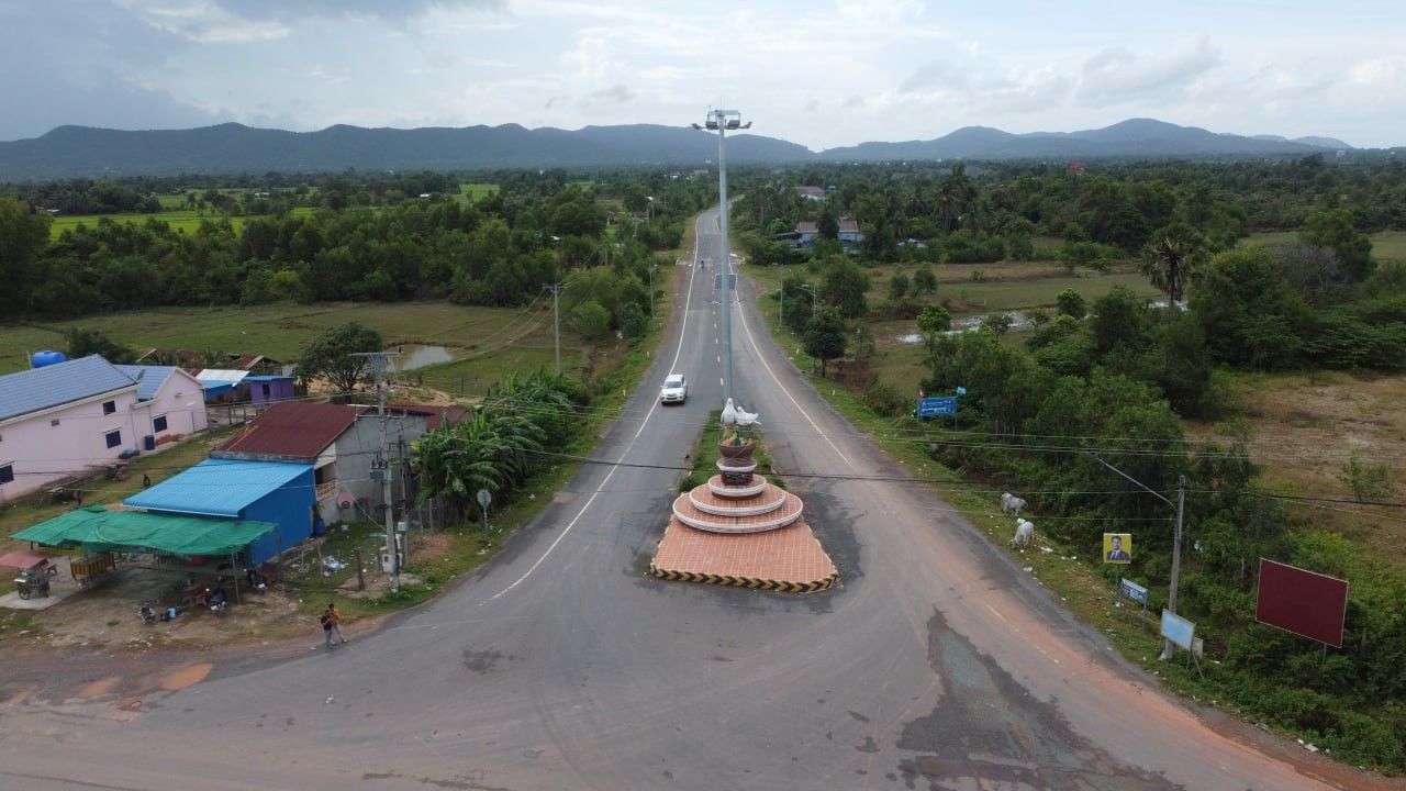អភិបាលខេត្តកែប បានសំណូមពរស្នើដល់អាជ្ញាធរខេត្តកំពតជួយសម្រួលរបាំងលើដងផ្លូវលេខ ១៣៣៥ ចេញមុនថ្ងៃបុណ្យសមុទ្រលើកទី ១០ ជុំទី ៣ នៅខេត្តកែបបានខិតចូលមកដល់