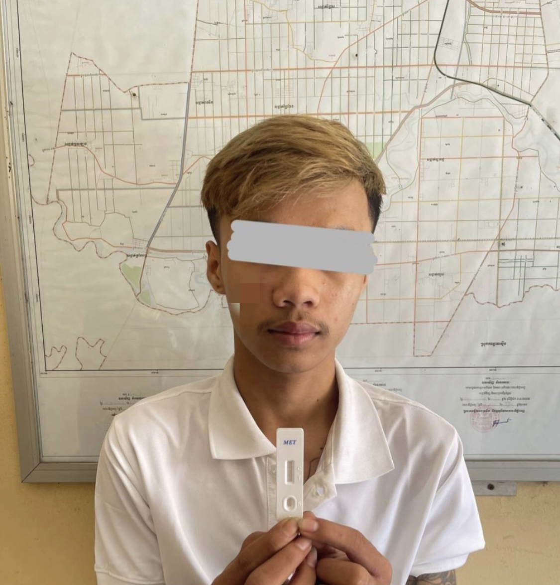 ចប់ហើយលោកចោរឆក់ប៉ះថ្ងៃស៊យហើយ ត្រូវបាននគរបាលឃាត់ខ្លួនភ្លាមៗ