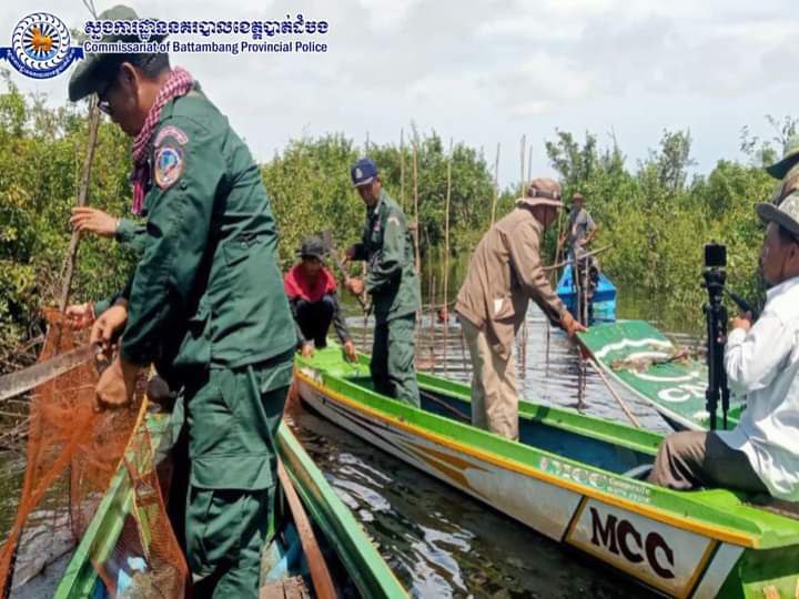 សមត្ថកិច្ចនគរបាលបន្តសហការបង្រ្កាបបទល្មើសនេសាទខុសច្បាប់ក្នុងភូមិសាស្រ្តខេត្តបាត់ដំបង ជាបន្តបន្ទាប់