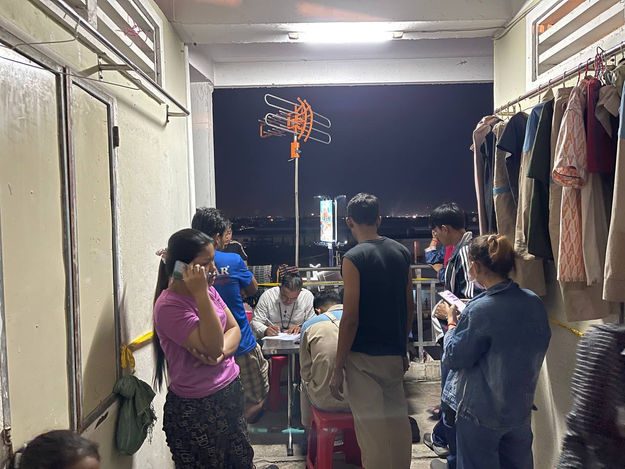 ស្ត្រីម្នាក់ធ្វើអត្តឃាតចង.កសម្លាប់ខ្លួនបណ្ដាលឲ្យស្លាប់ក្នុងបន្ទប់ជួលសង្ស័យខួចចិត្តគូរដណ្តឹងមិនស្តីរករឿងចាញ់បោកគេអស់ប្រាក់ ៣០០ដុល្លារ