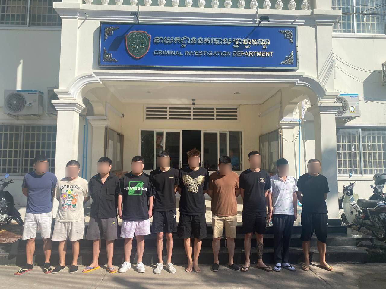 សំណុំរឿងជនជាតិចិន និងនារីខ្មែរថតរឿងកូនជ្រូក តំណាងអយ្យការសាលាដំបូងរាជធានីភ្នំពេញចោទប្រកាន់ពីបទ «ស្ថានទម្ងន់ទោសនៃសញ្ចារកម្ម ការដឹកនាំពេស្យាចារ និងរូបភាព និងសម្ភារៈអាសអាភាស»