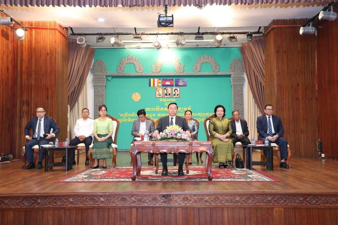 ក្រសួងវប្បធម៌ និងវិចិត្រសិល្បៈ ប្រាប់អ្នកផលិត វីដេអូខ្លី មាតិកាកម្សាន្ត ព្រមទាំងអ្នកសម្តែងក្រៅប្រព័ន្ធត្រូវលើកតម្លៃវប្បធម៌ ការពង្រឹងសីលធម៌សង្គម តាមរយៈការផលិត ការផ្សព្វផ្សាយស្នាដៃវីដេអូ និងមាតិកាកម្សាន្តក្នុងបណ្តាញសង្គម
